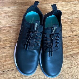 CLOVE Sneakers Black Slip Resistant sz 10 Women / 8.5 Men’s